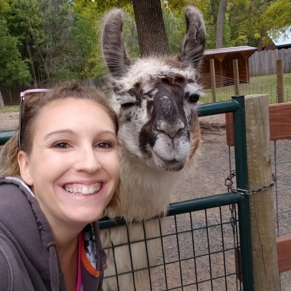 Meet your Posher, Jackie - Picture 1 of 16